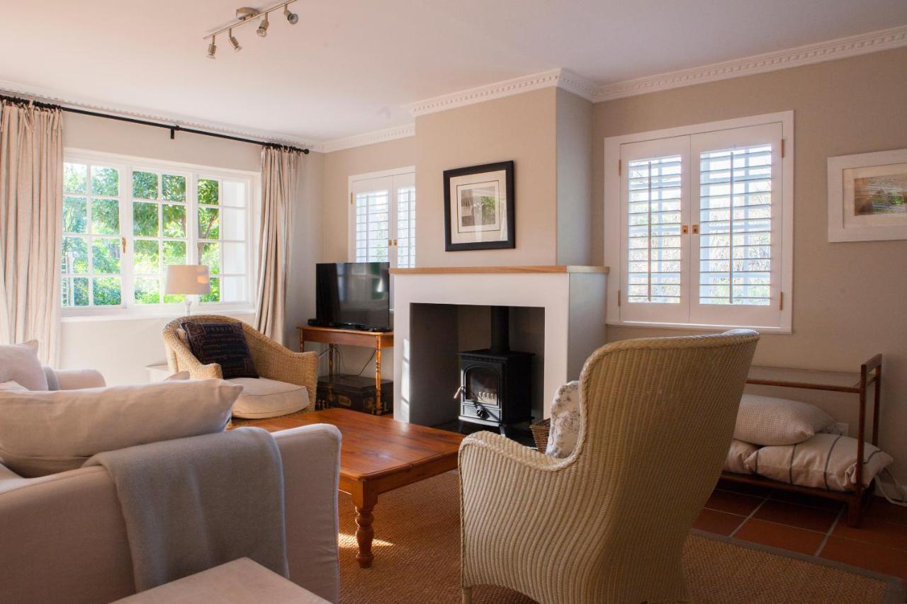 33 Strawberry Lane - Studio And Cottage เคปทาวน์ ภายนอก รูปภาพ