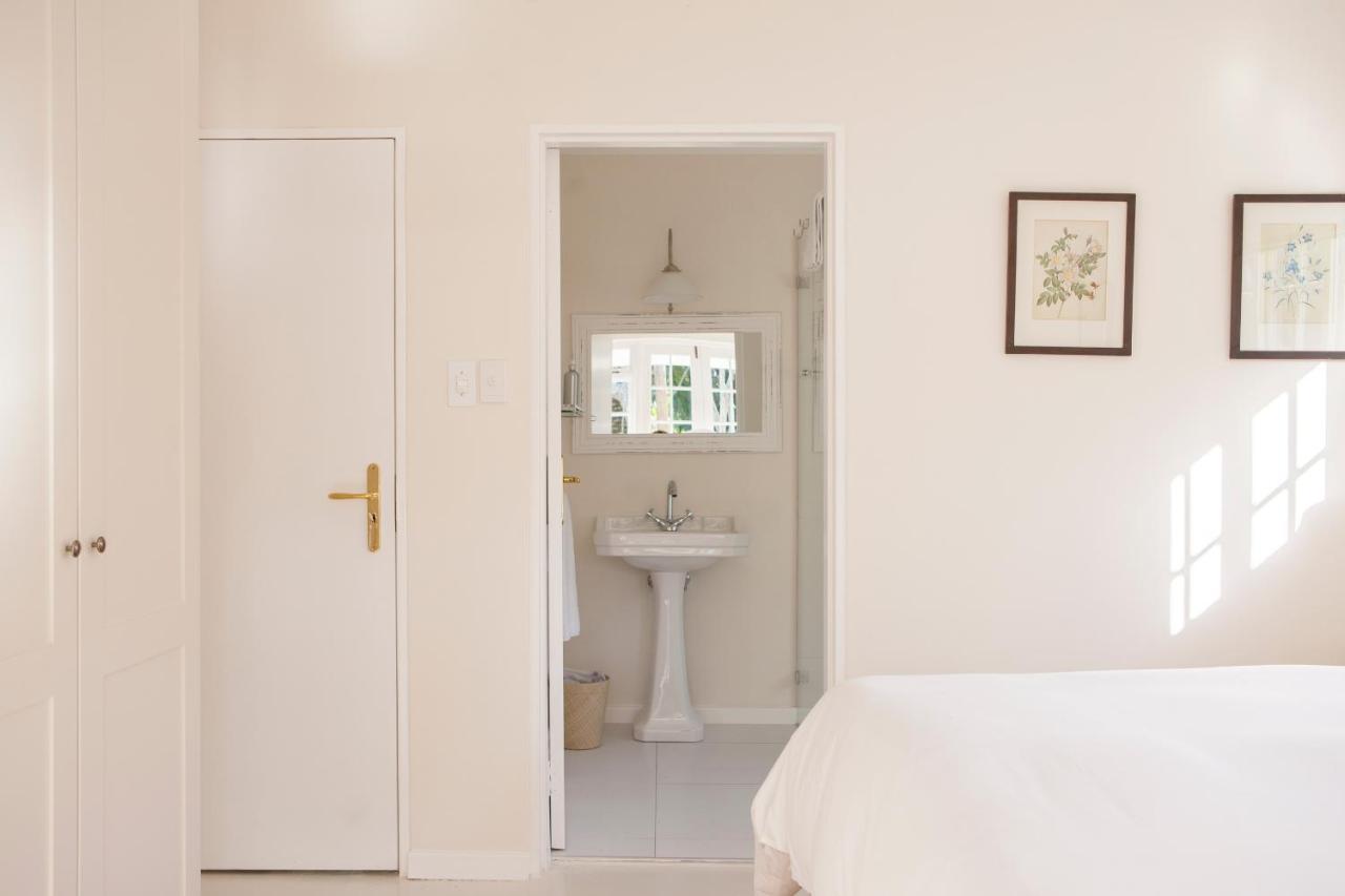 33 Strawberry Lane - Studio And Cottage เคปทาวน์ ภายนอก รูปภาพ