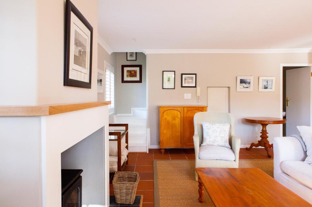33 Strawberry Lane - Studio And Cottage เคปทาวน์ ภายนอก รูปภาพ
