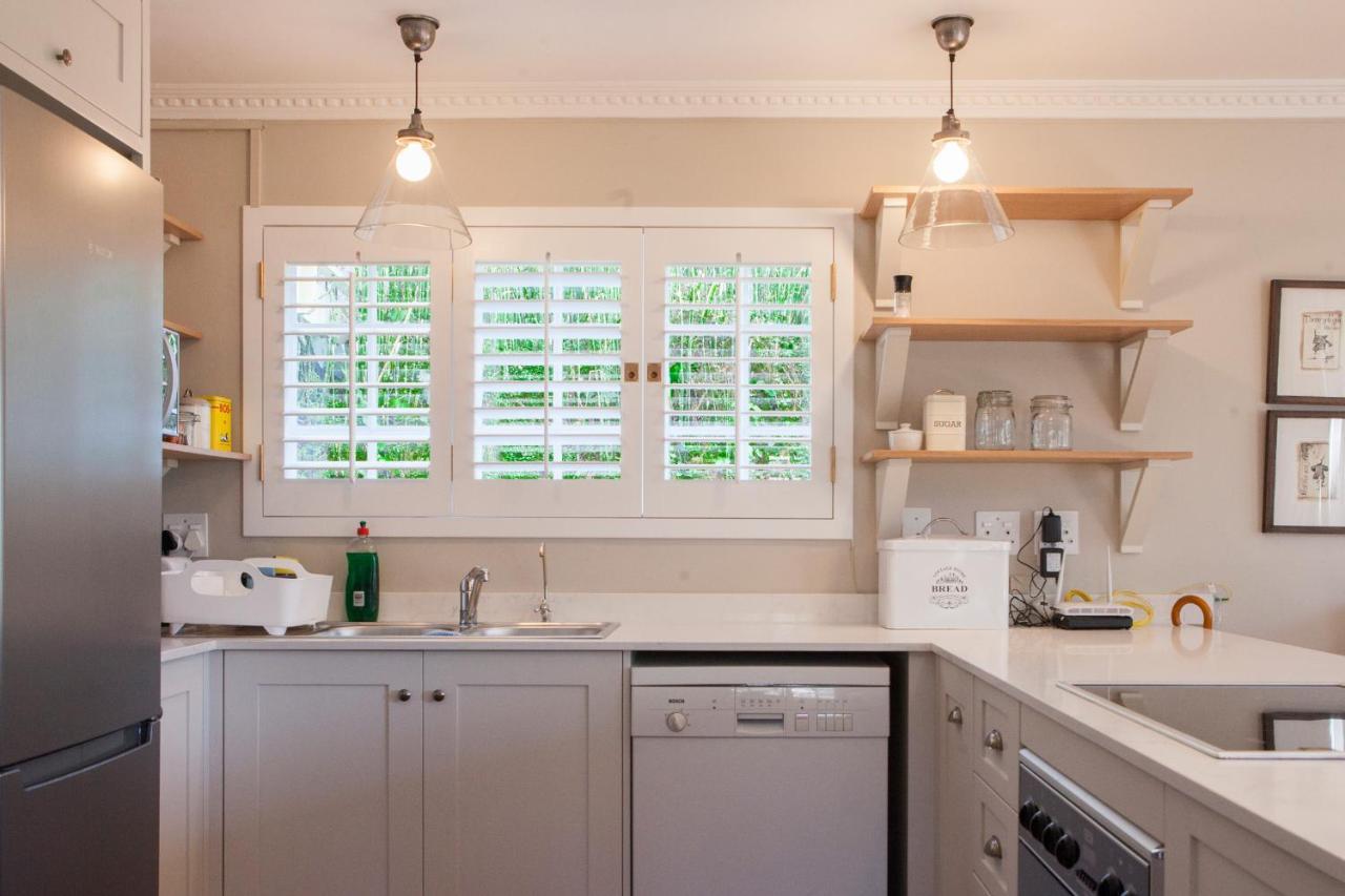 33 Strawberry Lane - Studio And Cottage เคปทาวน์ ภายนอก รูปภาพ
