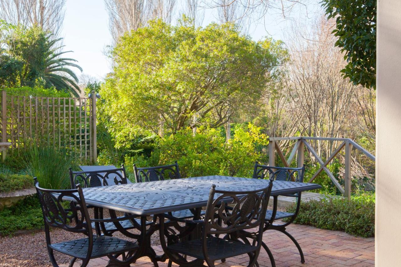 33 Strawberry Lane - Studio And Cottage เคปทาวน์ ภายนอก รูปภาพ
