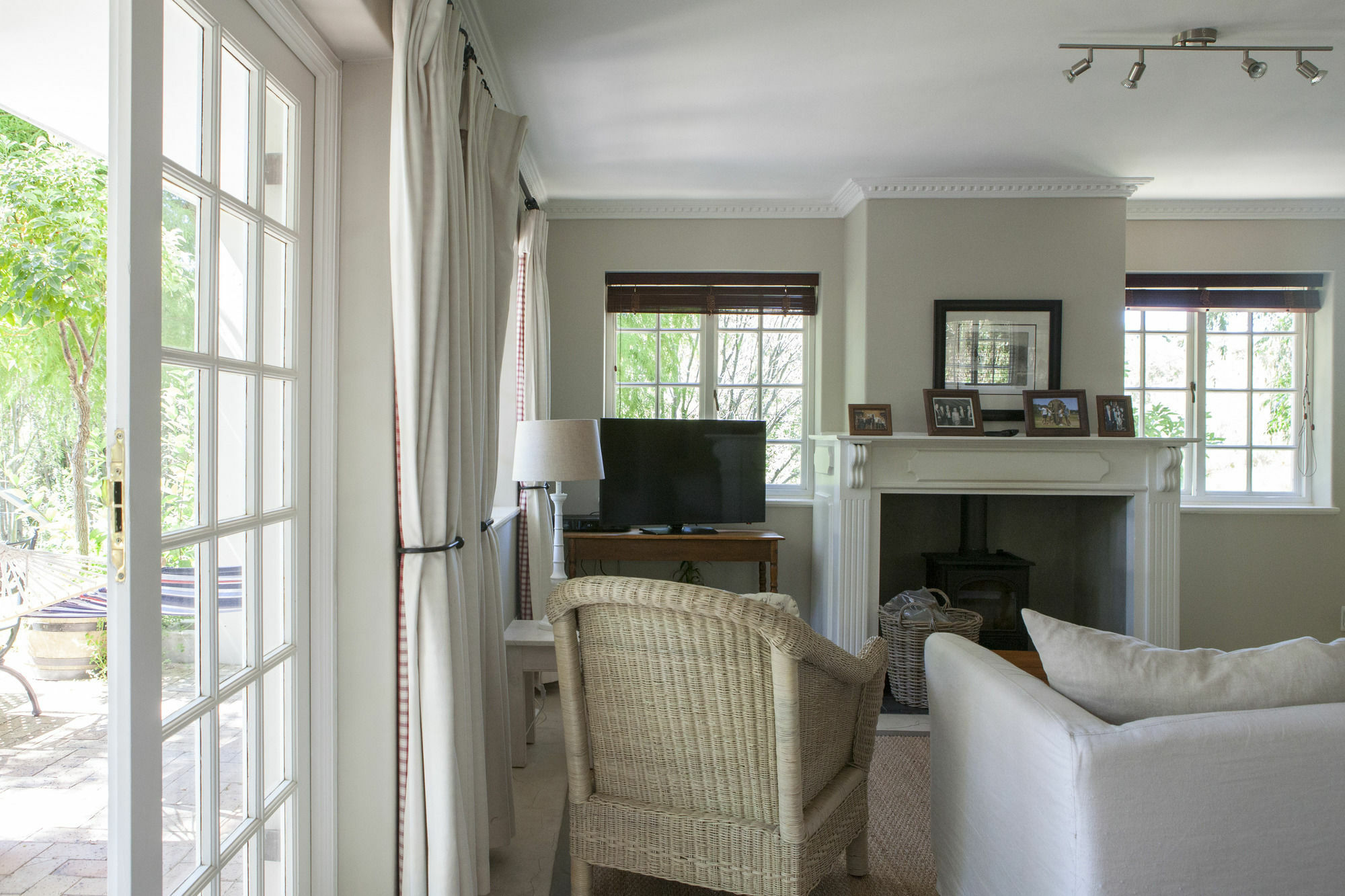 33 Strawberry Lane - Studio And Cottage เคปทาวน์ ภายนอก รูปภาพ